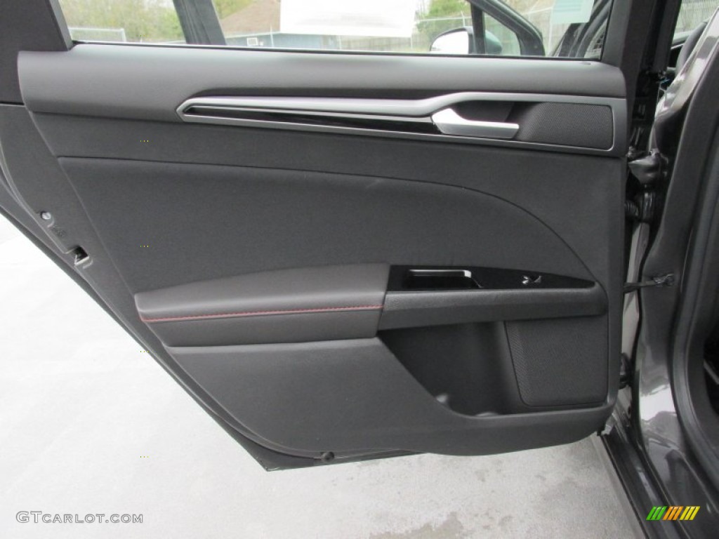 2015 Ford Fusion SE Charcoal Black Door Panel Photo #101936072