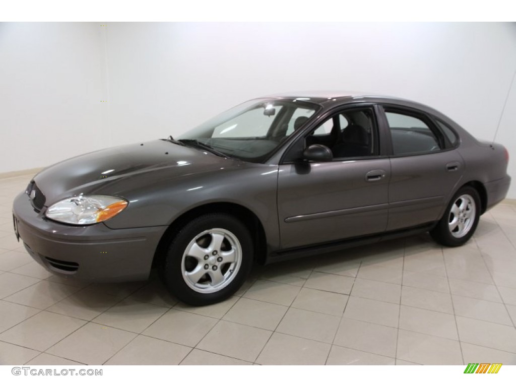 2004 Taurus SE Sedan - Dark Shadow Grey Metallic / Dark Charcoal photo #3