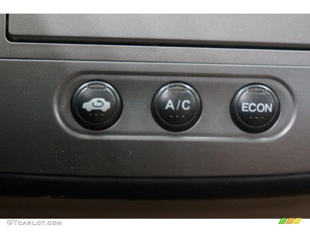 2003 Honda Civic Hybrid Sedan Controls Photo #101938256