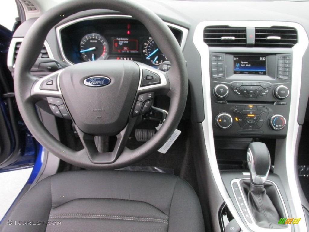 2015 Ford Fusion SE Charcoal Black Dashboard Photo #101941598