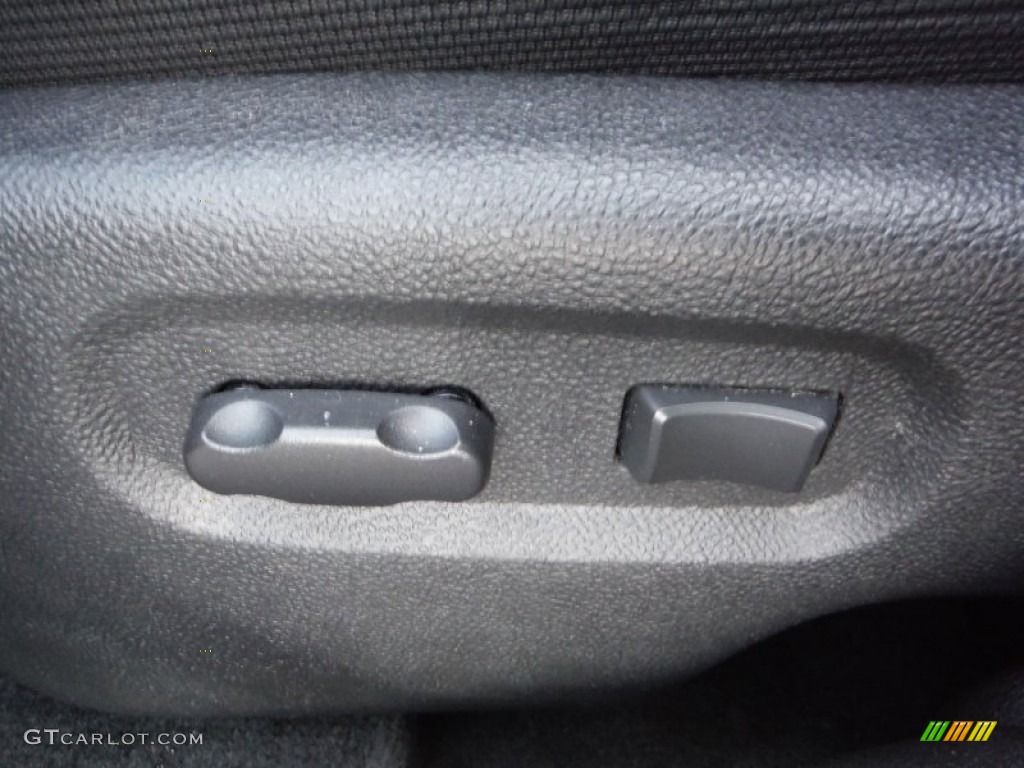 2011 HHR LT - Cyber Gray Metallic / Ebony photo #14