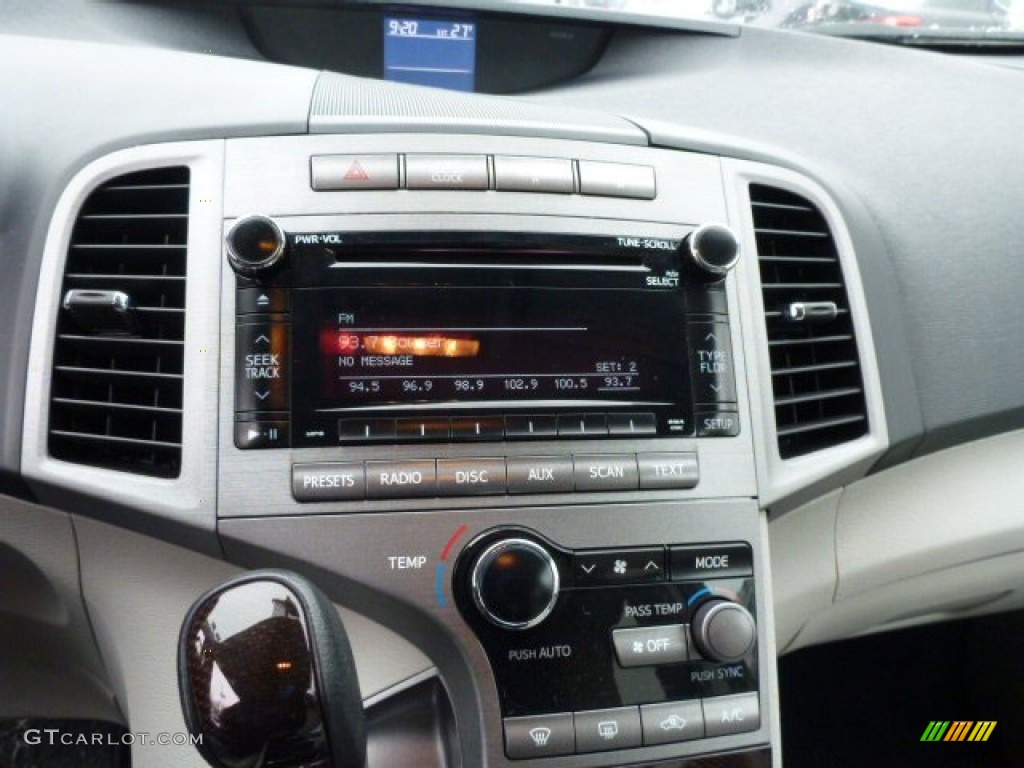 2010 Toyota Venza I4 Controls Photo #101950652