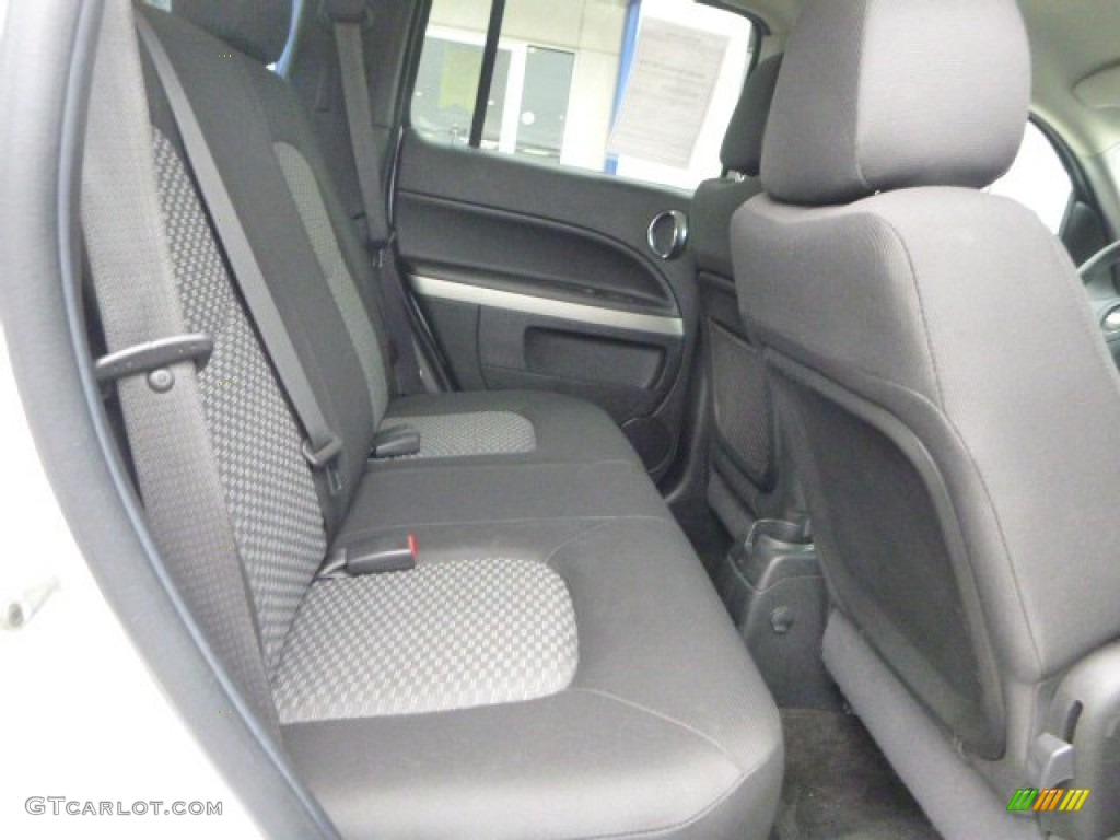 2011 HHR LT - Arctic Ice White / Gray photo #15