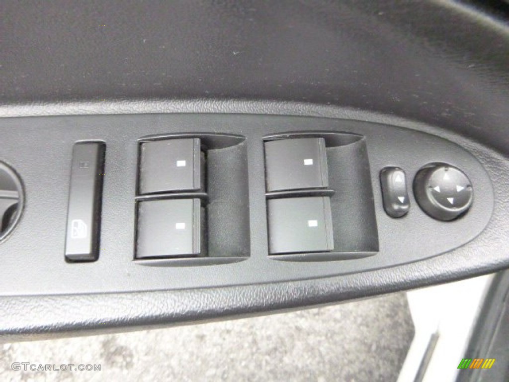2011 HHR LT - Arctic Ice White / Gray photo #27