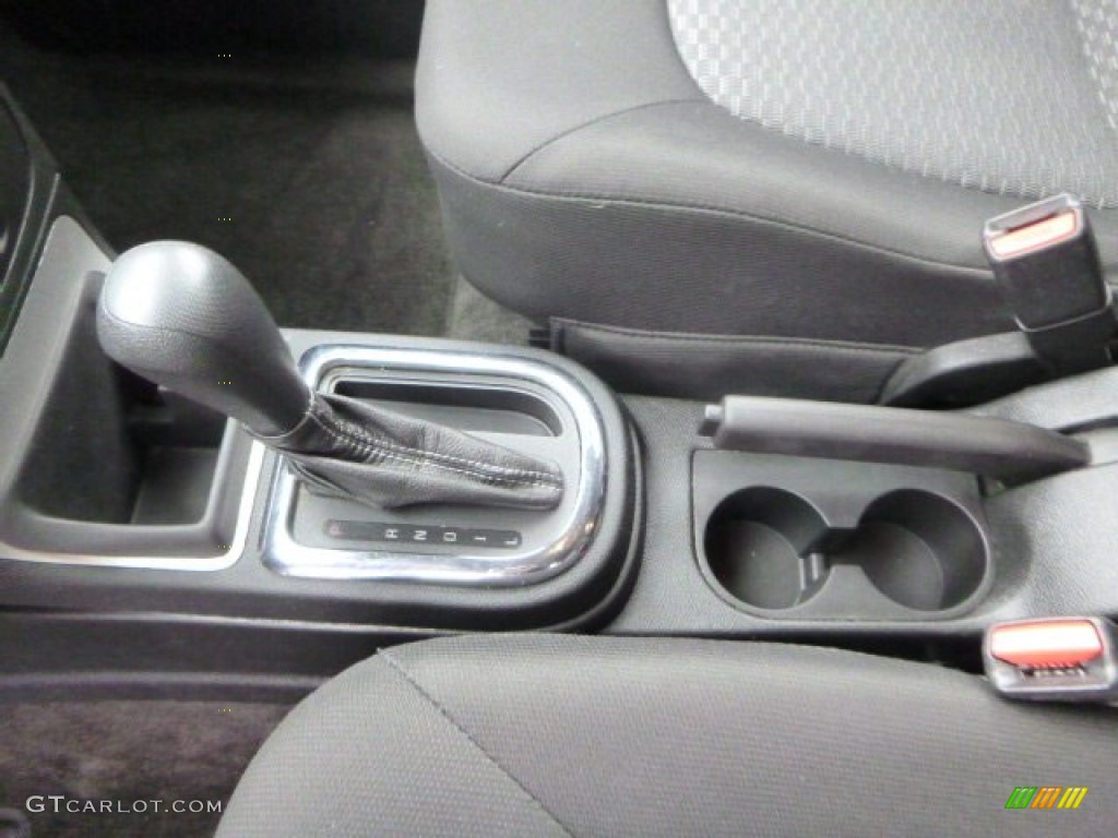 2011 HHR LT - Arctic Ice White / Gray photo #28