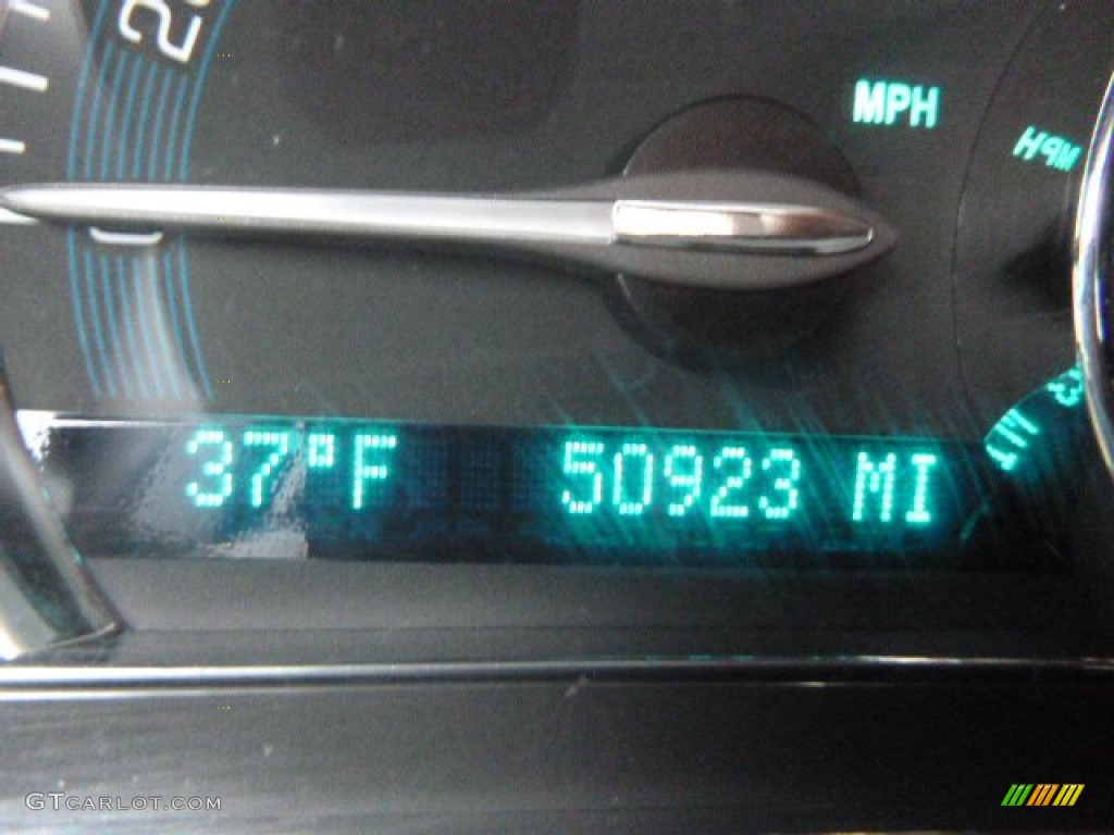 2011 HHR LT - Arctic Ice White / Gray photo #33