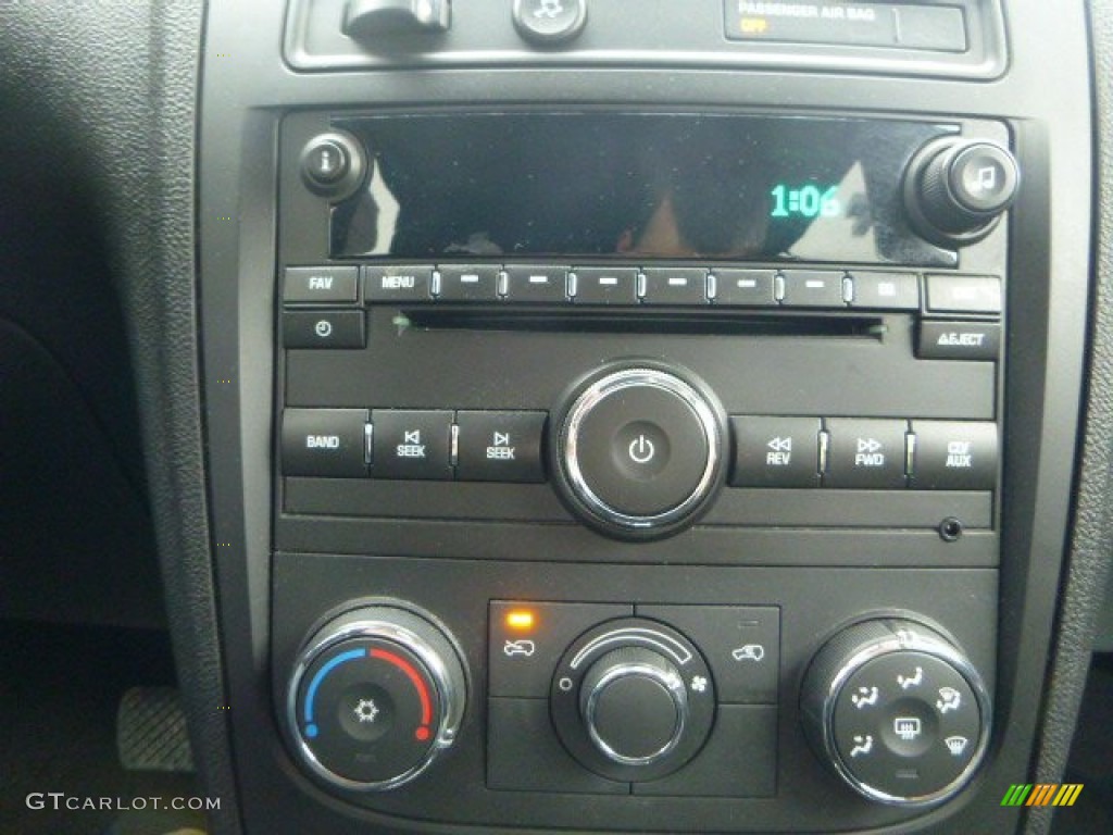 2011 HHR LT - Arctic Ice White / Gray photo #37