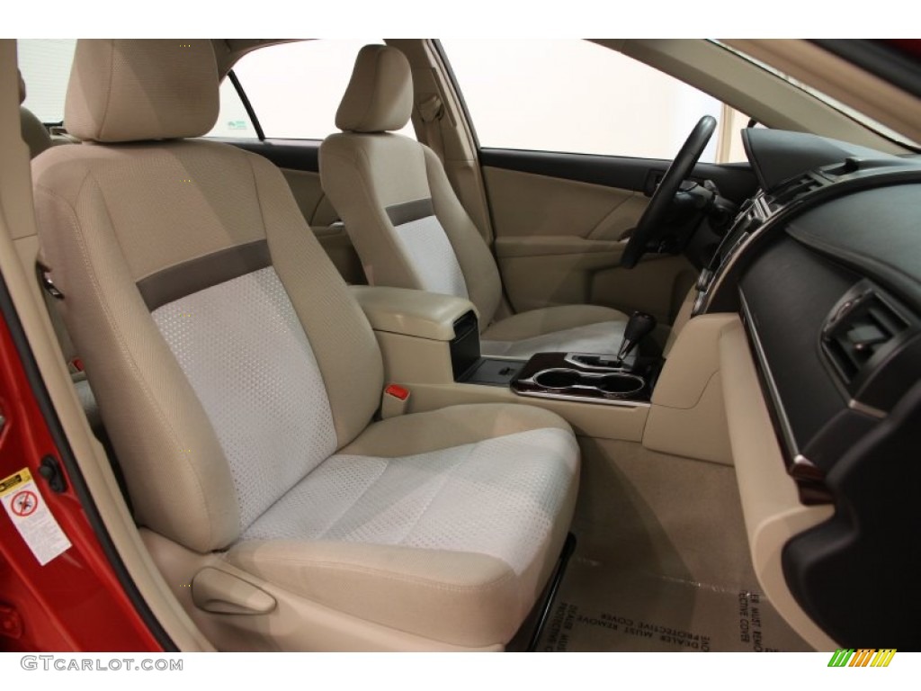 2012 Toyota Camry XLE Front Seat Photos
