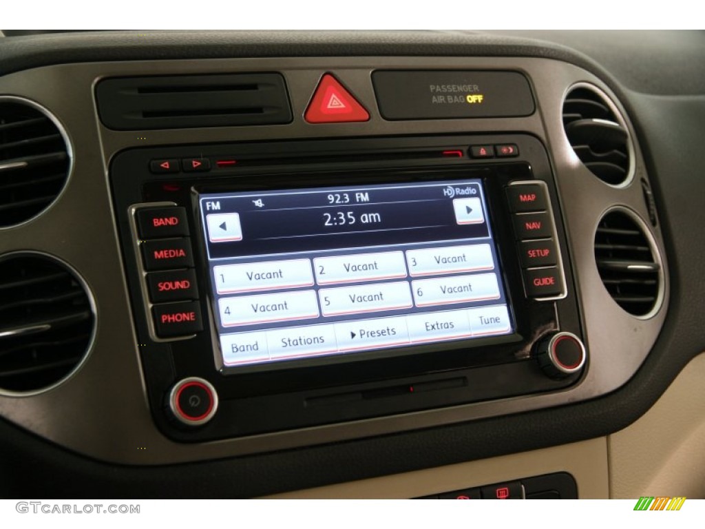 2011 Volkswagen Tiguan SEL 4Motion Controls Photo #101959706