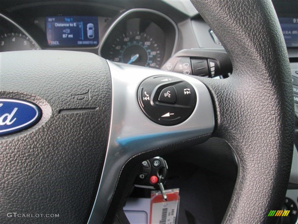 2014 Ford Focus SE Sedan Controls Photo #101960825