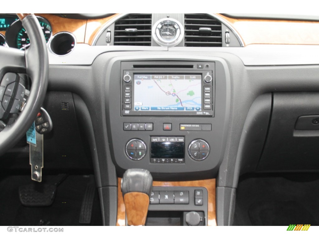 2011 Buick Enclave CXL Controls Photos