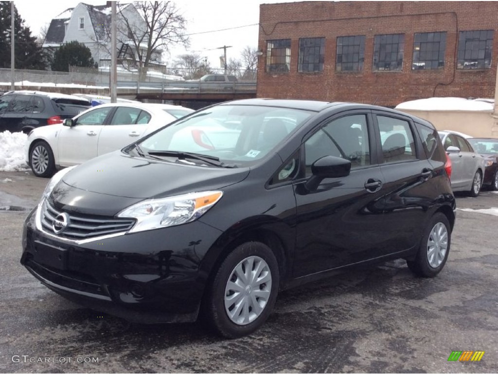 2015 Versa Note SV - Super Black / Charcoal photo #1