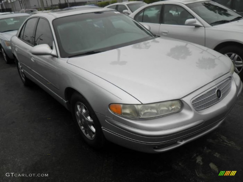 2004 Regal LS - Sterling Silver Metallic / Medium Gray photo #2
