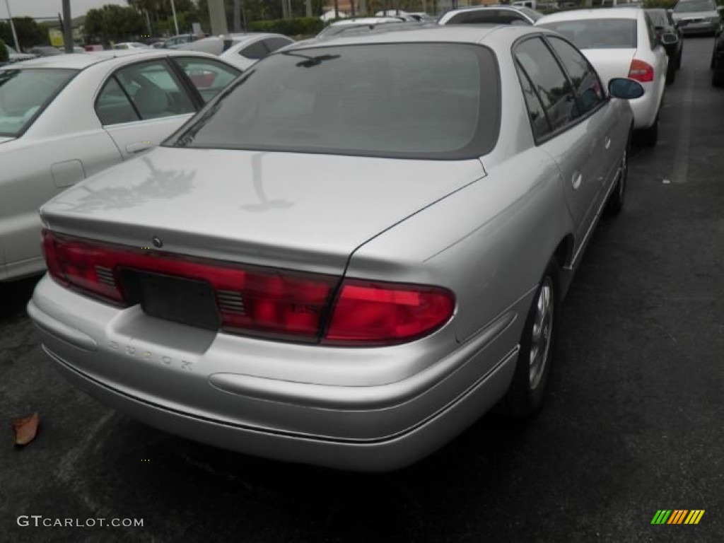 2004 Regal LS - Sterling Silver Metallic / Medium Gray photo #3