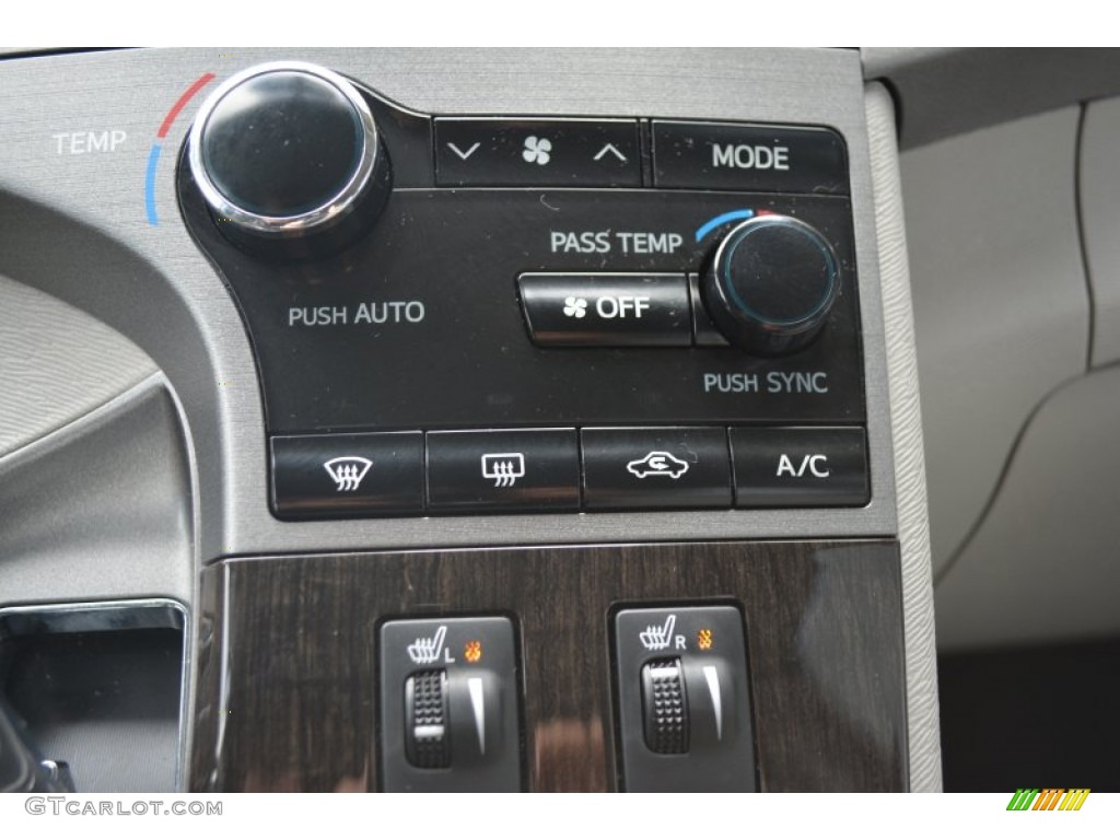 2014 Toyota Venza XLE Controls Photo #101978159