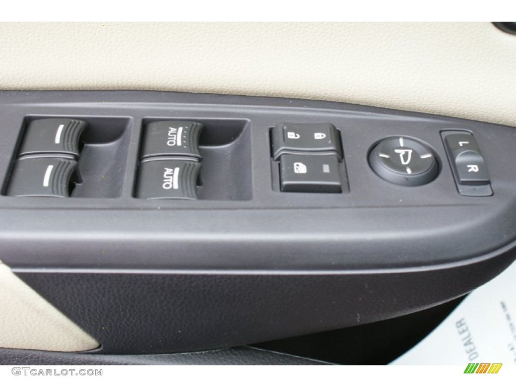 2016 Acura ILX Premium Controls Photo #101985191