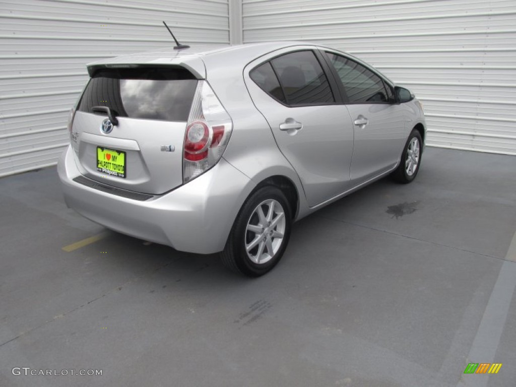 2013 Prius c Hybrid Two - Classic Silver Metallic / Light Blue Gray/Black photo #9