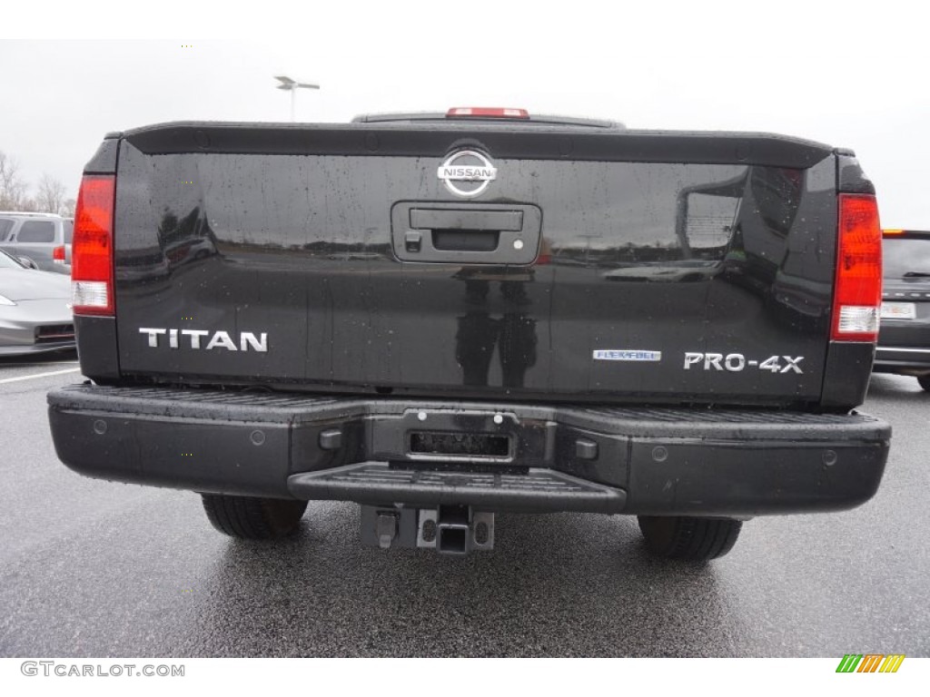 Magnetic Black 2015 Nissan Titan PRO-4X Crew Cab 4x4 Exterior Photo #101986358