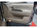 Shimmering Sand Metallic - MPV LX Photo No. 16