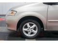 Shimmering Sand Metallic - MPV LX Photo No. 58