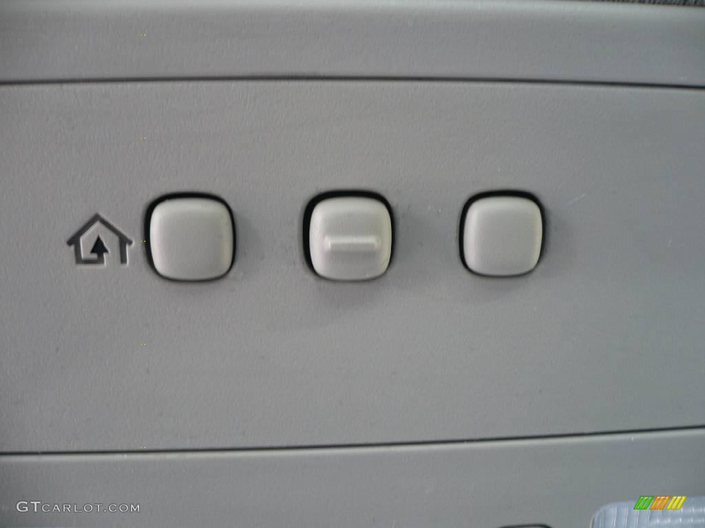 2006 STS 4 V6 AWD - Stealth Gray / Light Gray photo #35