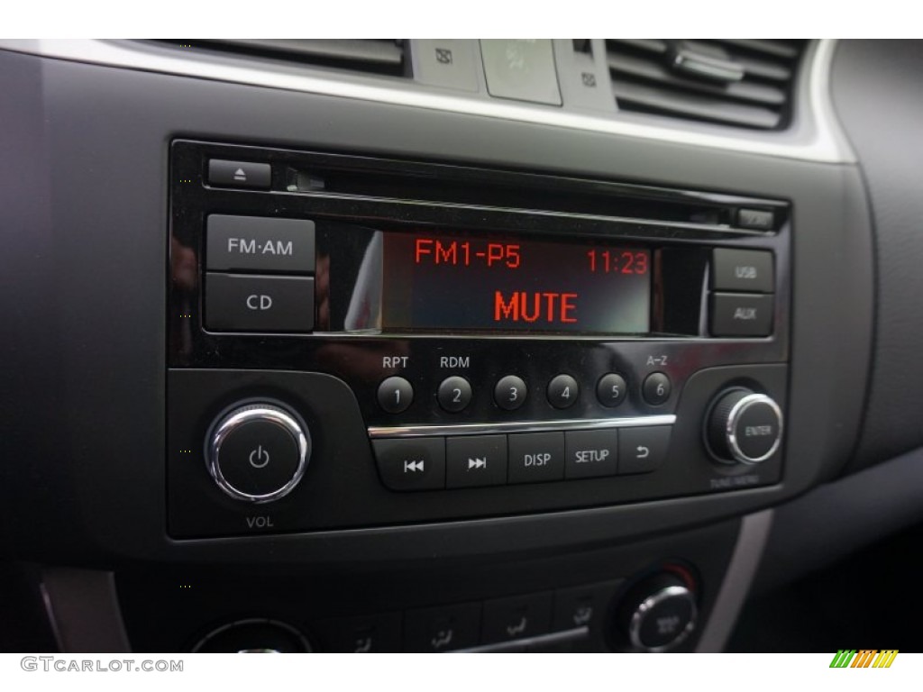 2015 Nissan Sentra S Audio System Photo #101996816