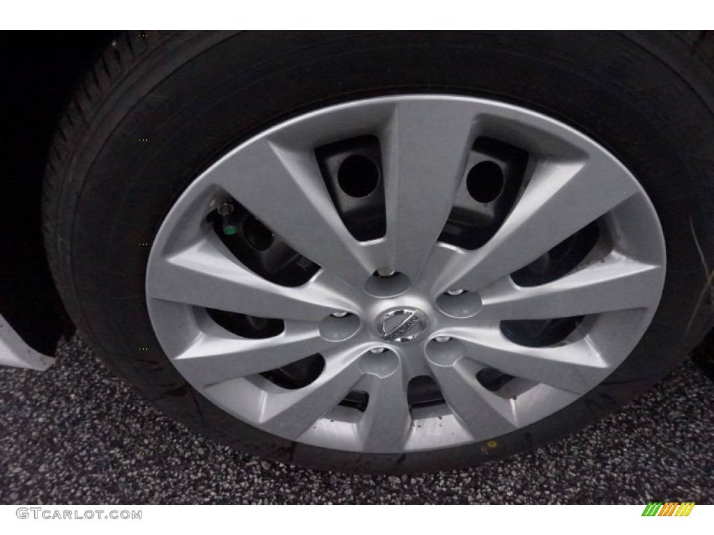 2015 Nissan Sentra S Wheel Photos