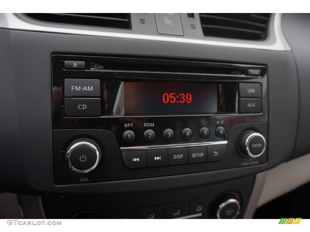2015 Nissan Sentra S Audio System Photos