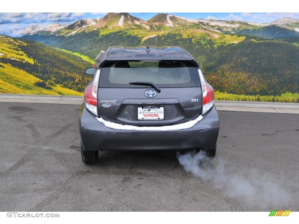2015 Prius c Two - Magnetic Gray Metallic / Dark Blue/Gray photo #4