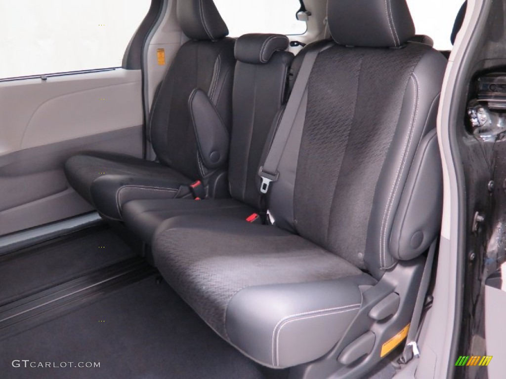 2014 Toyota Sienna SE Rear Seat Photo #102008945