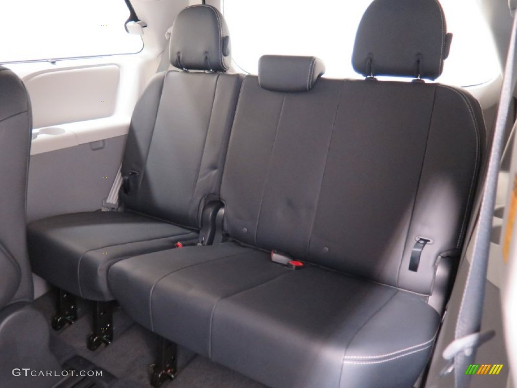 2014 Toyota Sienna SE Rear Seat Photos