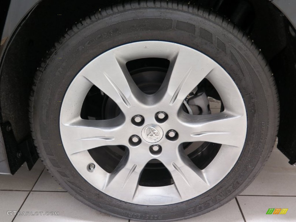 2014 Toyota Sienna SE Wheel Photo #102009440
