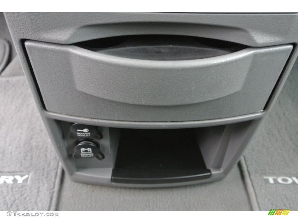 2009 Town & Country LX - Light Sandstone Metallic / Medium Slate Gray/Light Shale photo #14