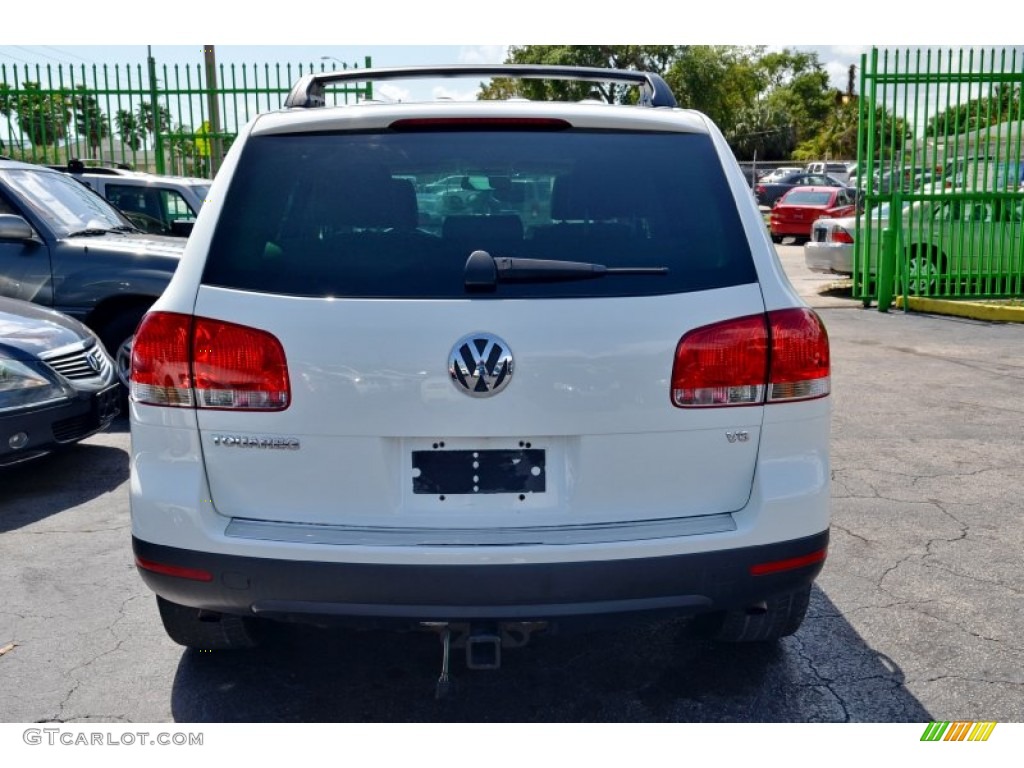 2005 Touareg V6 - Campanella White / Pure Beige photo #42