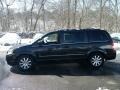 2009 Brilliant Black Crystal Pearl Chrysler Town & Country Touring  photo #25