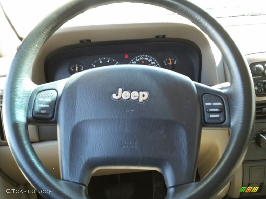 2004 Grand Cherokee Laredo 4x4 - Deep Lava Red Metallic / Taupe photo #15