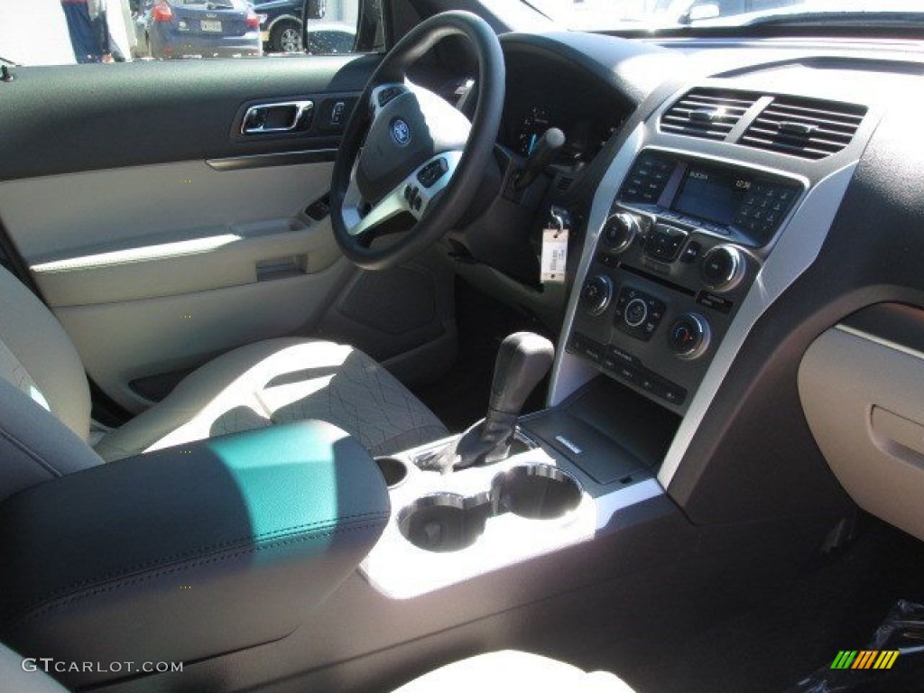 2015 Explorer FWD - Ruby Red / Medium Light Stone photo #20