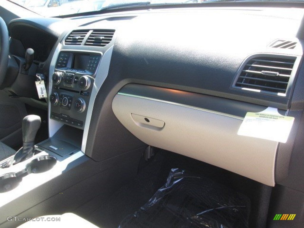 2015 Explorer FWD - Ruby Red / Medium Light Stone photo #21