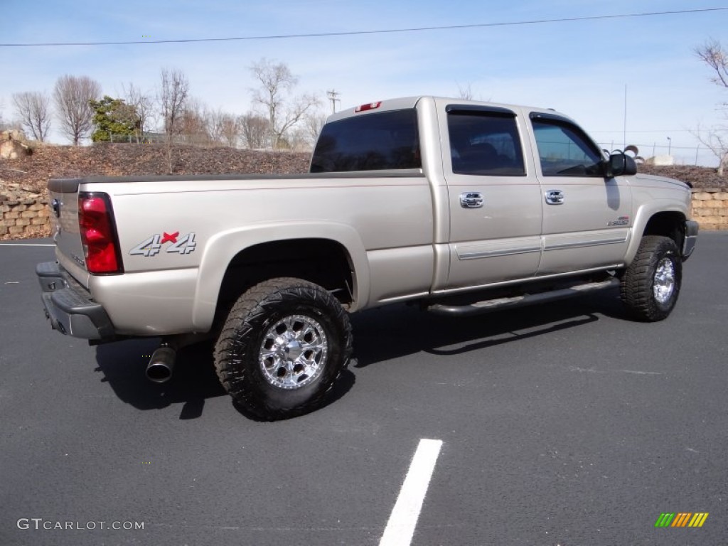 2004 Silverado 2500HD LT Crew Cab 4x4 - Sandstone Metallic / Tan photo #4