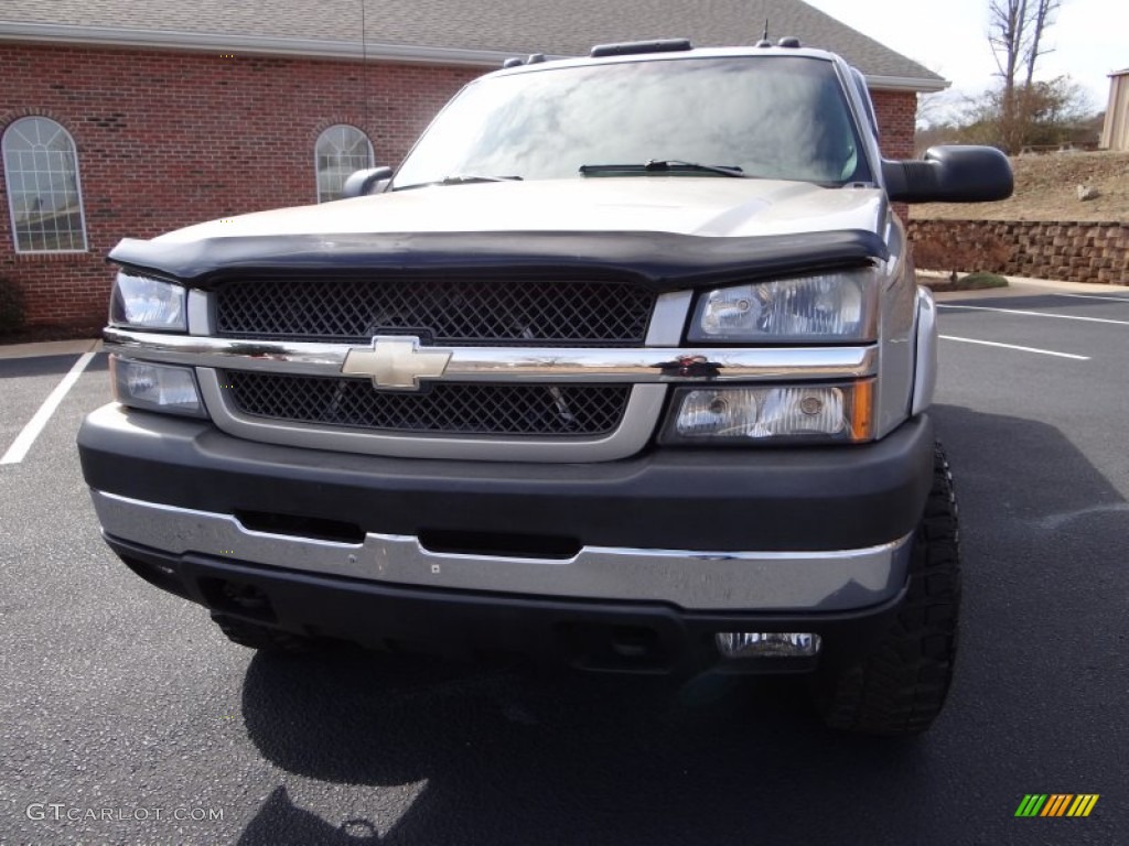 2004 Silverado 2500HD LT Crew Cab 4x4 - Sandstone Metallic / Tan photo #10