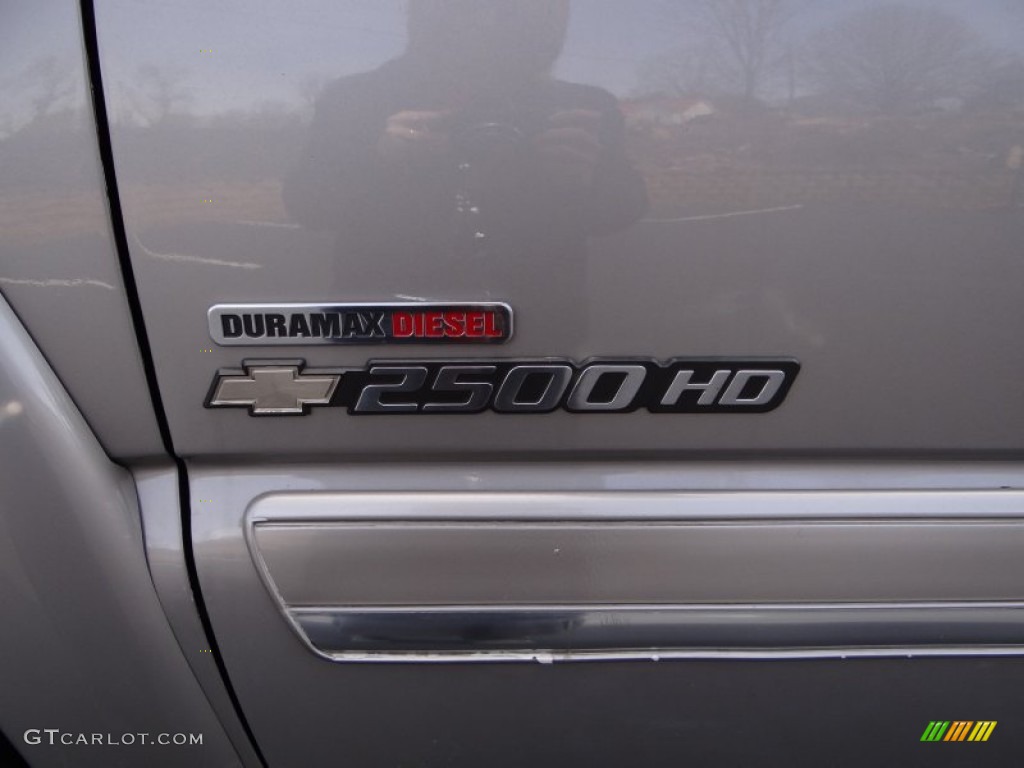 2004 Silverado 2500HD LT Crew Cab 4x4 - Sandstone Metallic / Tan photo #11