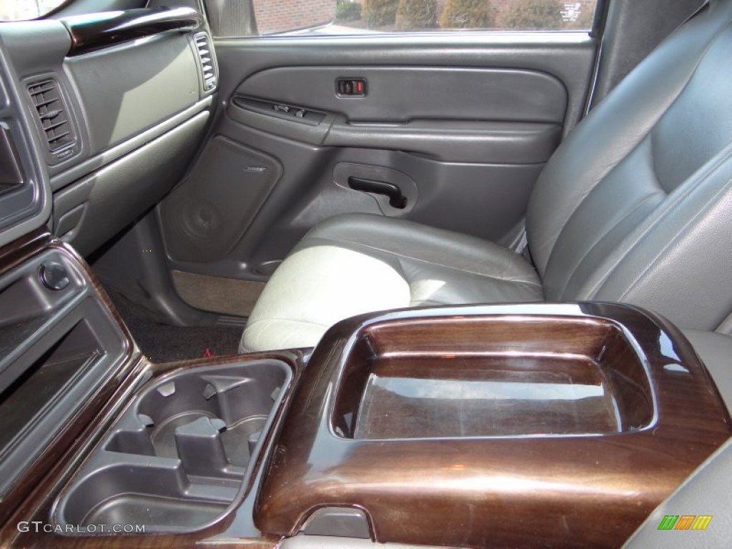 2004 Silverado 2500HD LT Crew Cab 4x4 - Sandstone Metallic / Tan photo #29