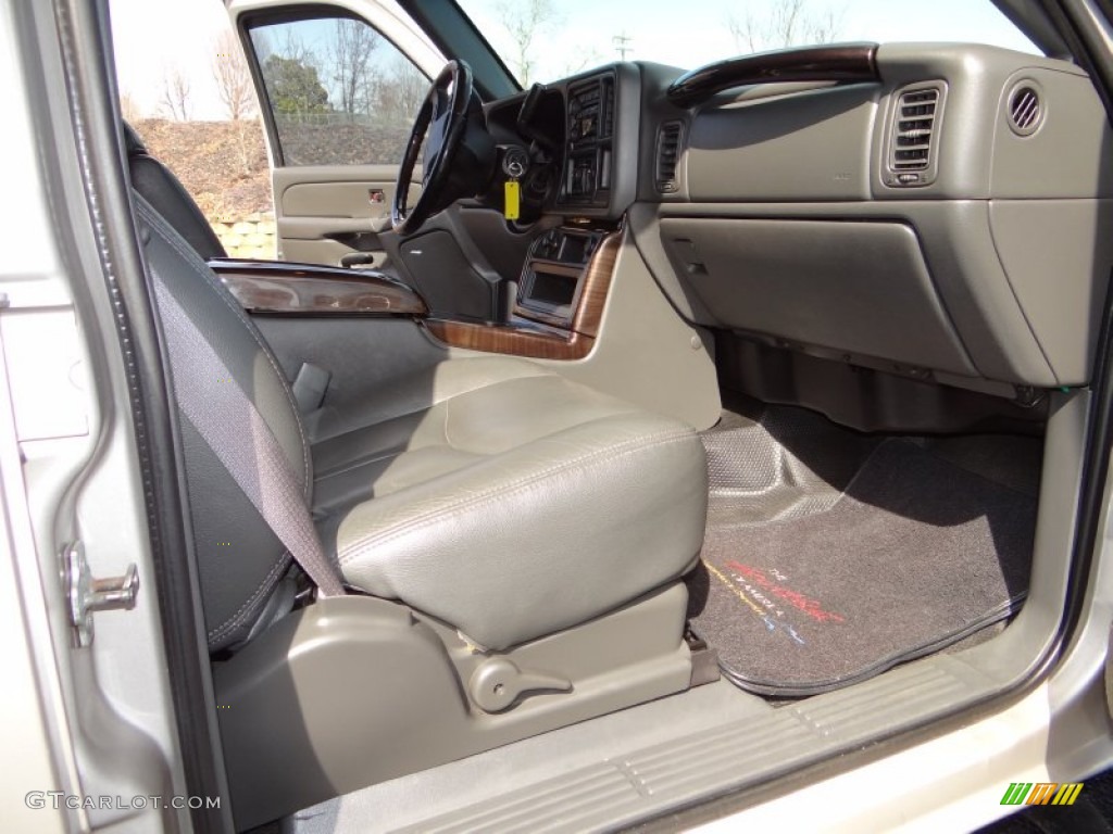 2004 Silverado 2500HD LT Crew Cab 4x4 - Sandstone Metallic / Tan photo #35