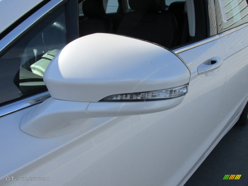 2015 Fusion SE - White Platinum Metallic / Charcoal Black photo #12