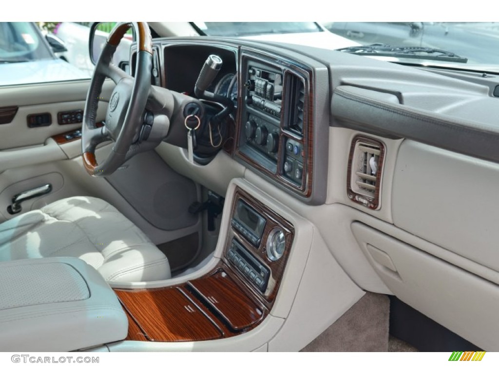 2002 Escalade AWD - Silver Sand / Shale photo #19