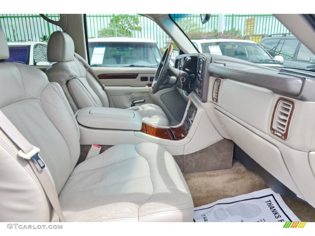 2002 Escalade AWD - Silver Sand / Shale photo #20