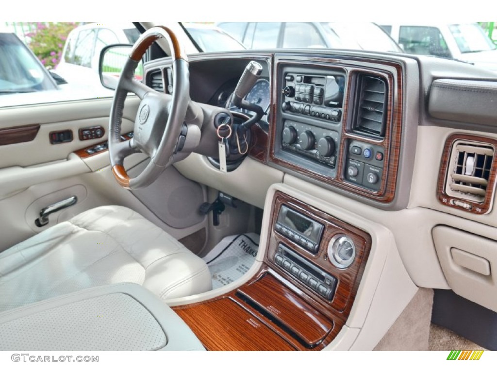 2002 Escalade AWD - Silver Sand / Shale photo #23