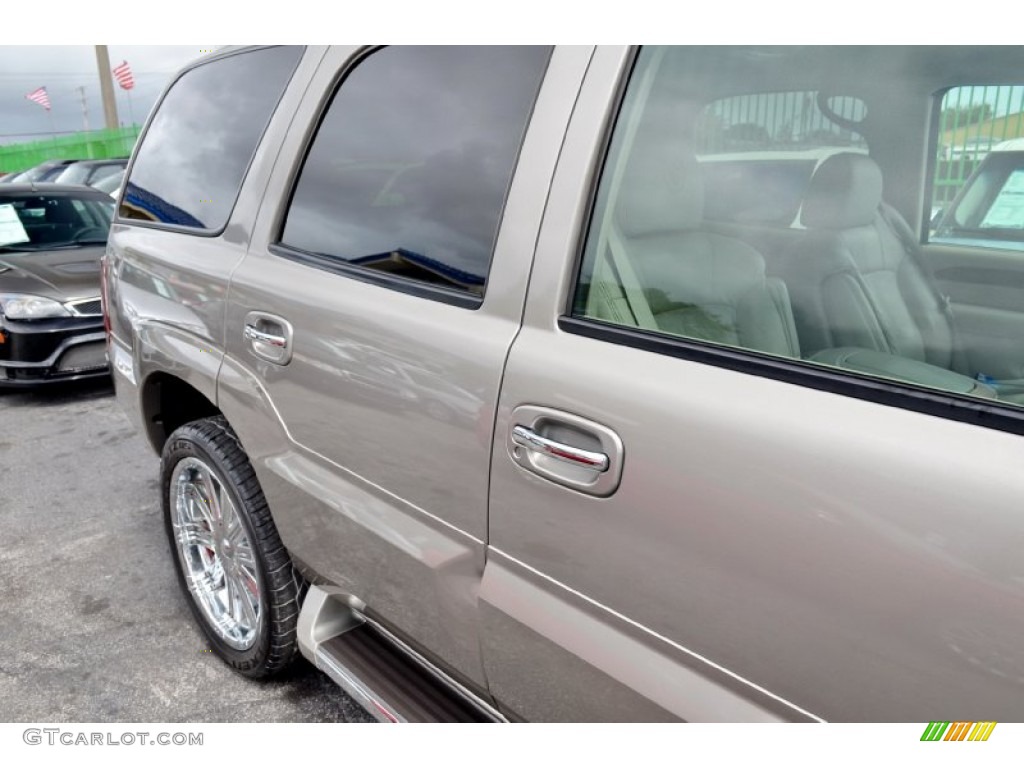 2002 Escalade AWD - Silver Sand / Shale photo #24