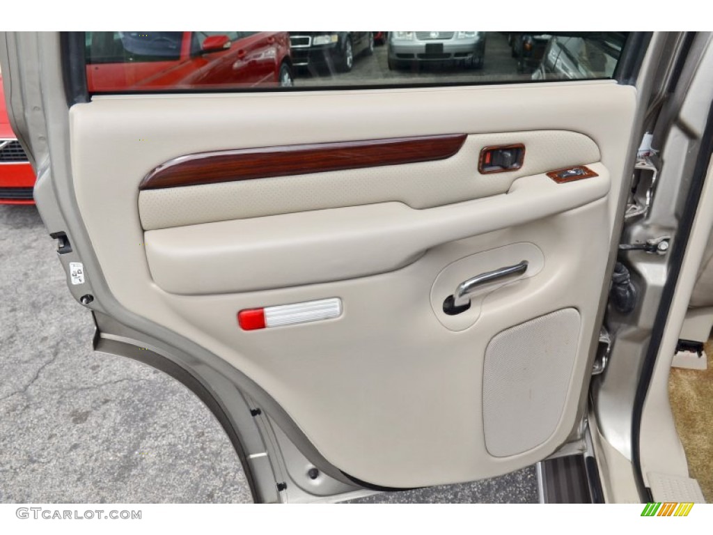 2002 Escalade AWD - Silver Sand / Shale photo #36