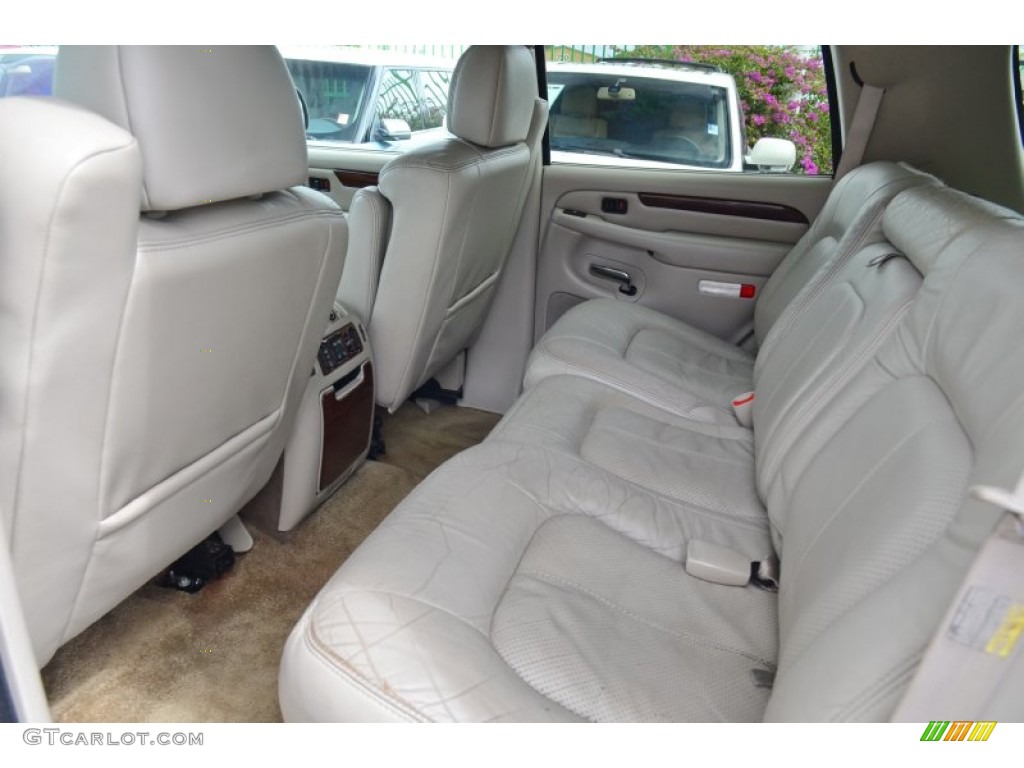 2002 Escalade AWD - Silver Sand / Shale photo #37